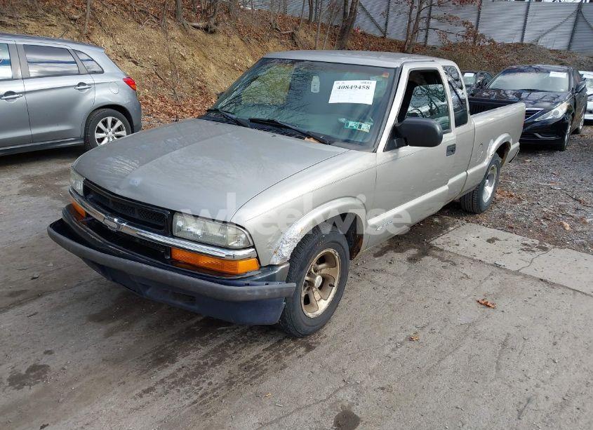 Photo 2 of 2003 Chevrolet S-10 LS (VIN 1GCCS19H238119597)