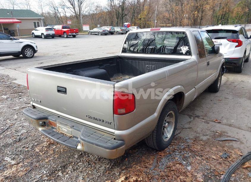 Photo 4 of 2003 Chevrolet S-10 LS (VIN 1GCCS19H238119597)