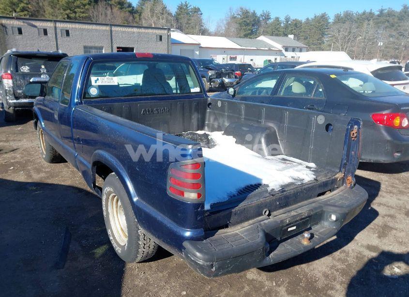 Photo 3 of 2003 Chevrolet S-10 (VIN 1GCCS19H238204410)