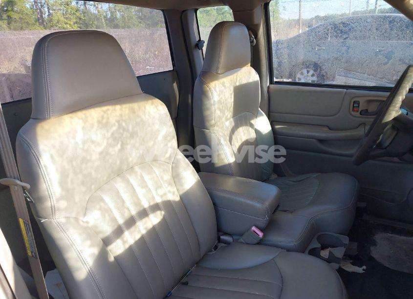 Photo 8 of 2003 Chevrolet S-10 (VIN 1GCCS19H238271038)