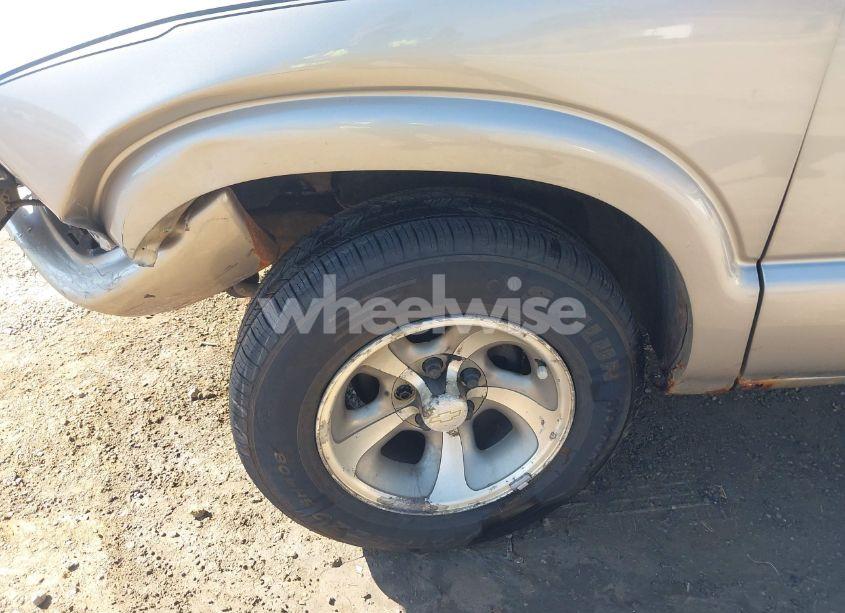 Photo 17 of 2003 Chevrolet S-10 (VIN 1GCCS19H438100436)