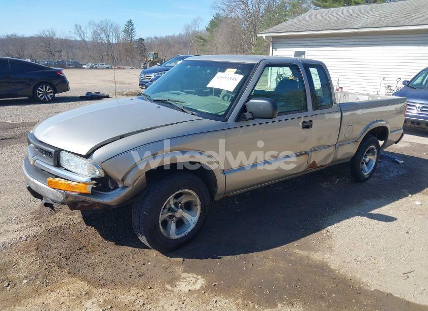 Photo 2 of 2003 Chevrolet S-10 (VIN 1GCCS19H438100436)