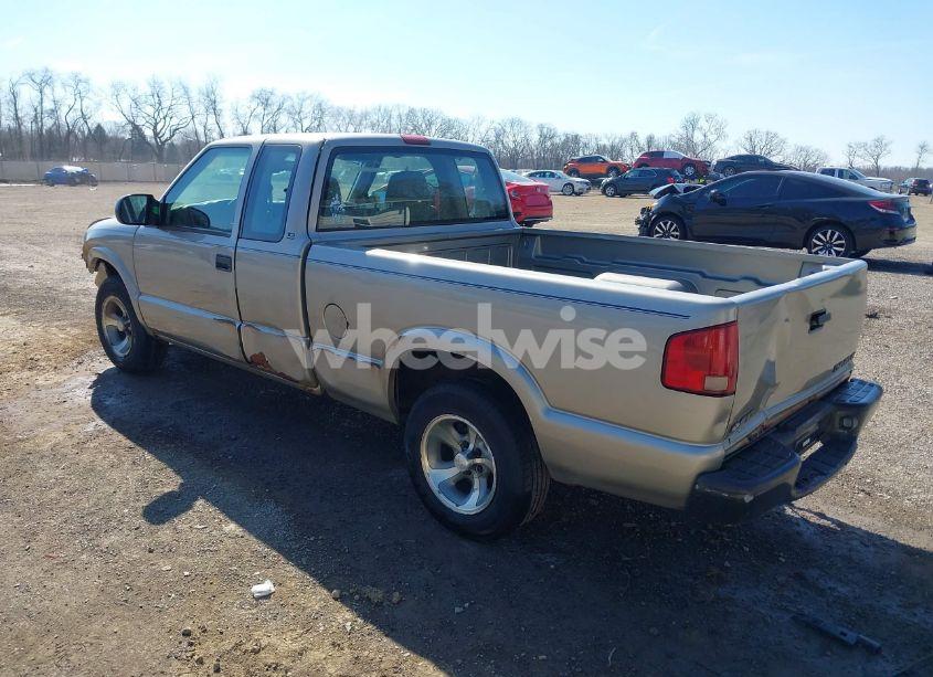 Photo 3 of 2003 Chevrolet S-10 (VIN 1GCCS19H438100436)