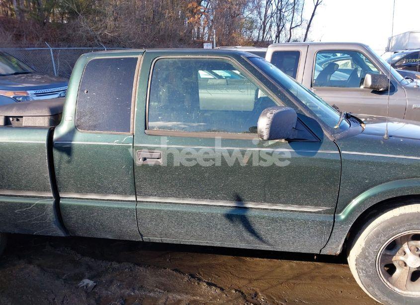 Photo 13 of 2003 Chevrolet S-10 LS (VIN 1GCCS19H638165384)
