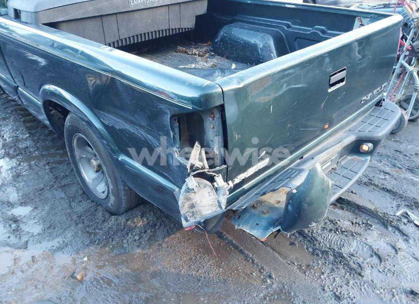 Photo 6 of 2003 Chevrolet S-10 LS (VIN 1GCCS19H638165384)