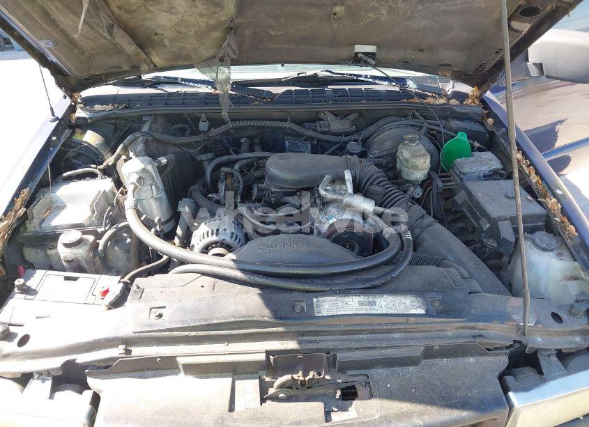 Photo 10 of 2001 Chevrolet S-10 LS (VIN 1GCCS19W018176716)