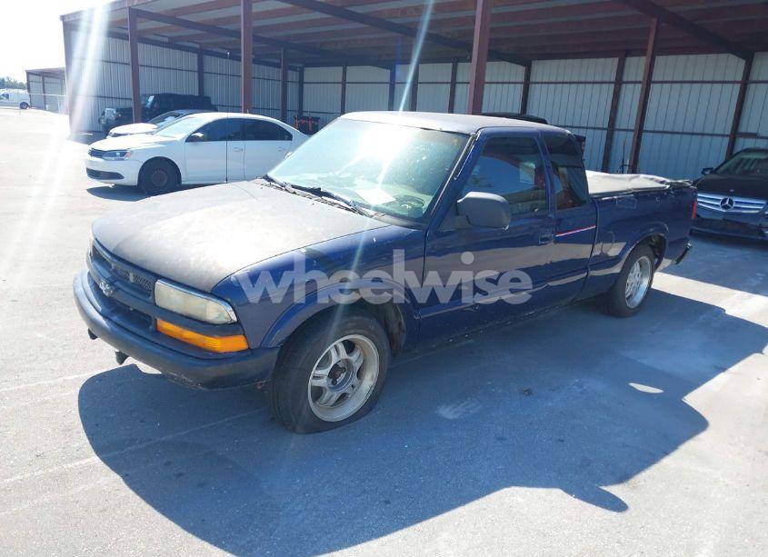 Photo 2 of 2001 Chevrolet S-10 LS (VIN 1GCCS19W018176716)