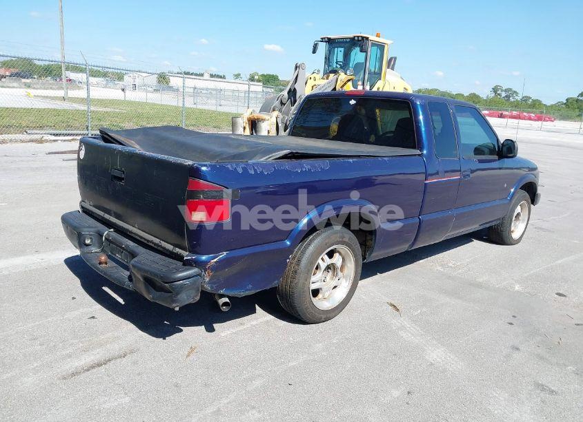 Photo 4 of 2001 Chevrolet S-10 LS (VIN 1GCCS19W018176716)
