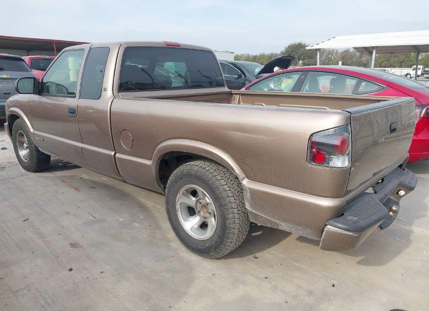 Photo 3 of 2002 Chevrolet S-10 LS (VIN 1GCCS19W028160100)