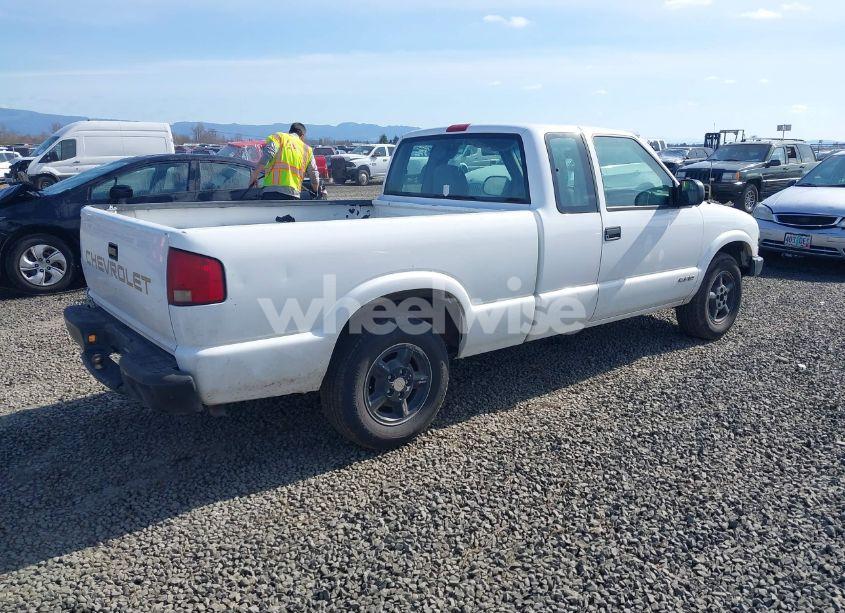 Photo 4 of 2002 Chevrolet S-10 (VIN 1GCCS19W028183151)