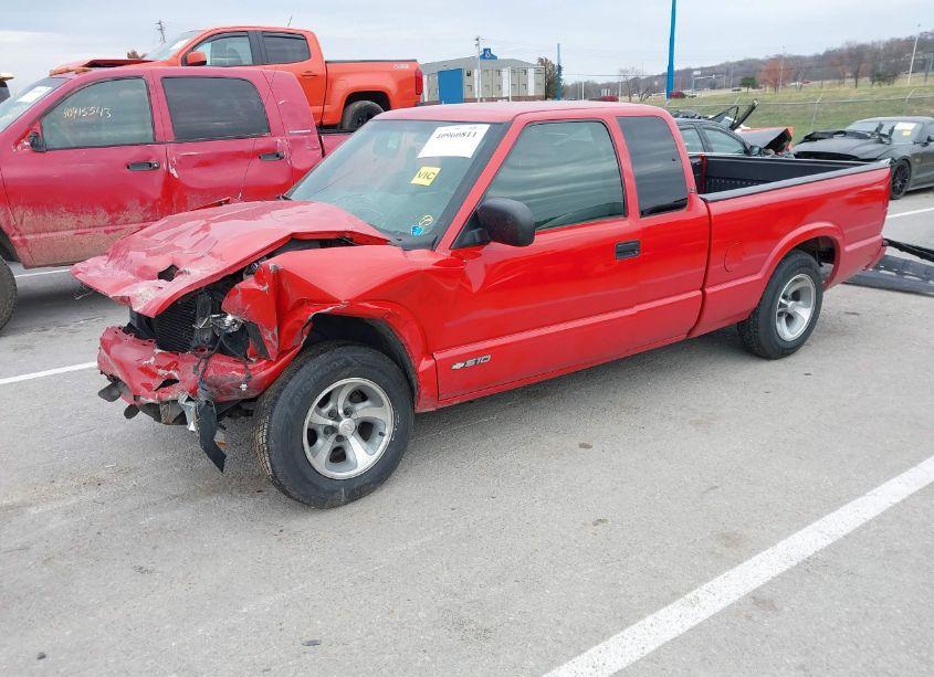 Photo 2 of 2002 Chevrolet S-10 LS (VIN 1GCCS19W028231361)