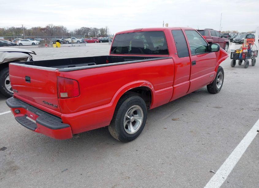 Photo 4 of 2002 Chevrolet S-10 LS (VIN 1GCCS19W028231361)