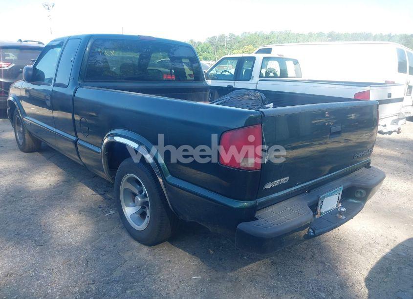 Photo 3 of 2002 Chevrolet S-10 LS (VIN 1GCCS19W028249908)