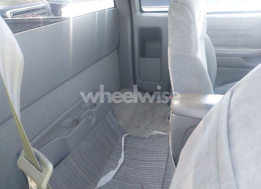 Photo 8 of 2002 Chevrolet S-10 LS (VIN 1GCCS19W028249908)