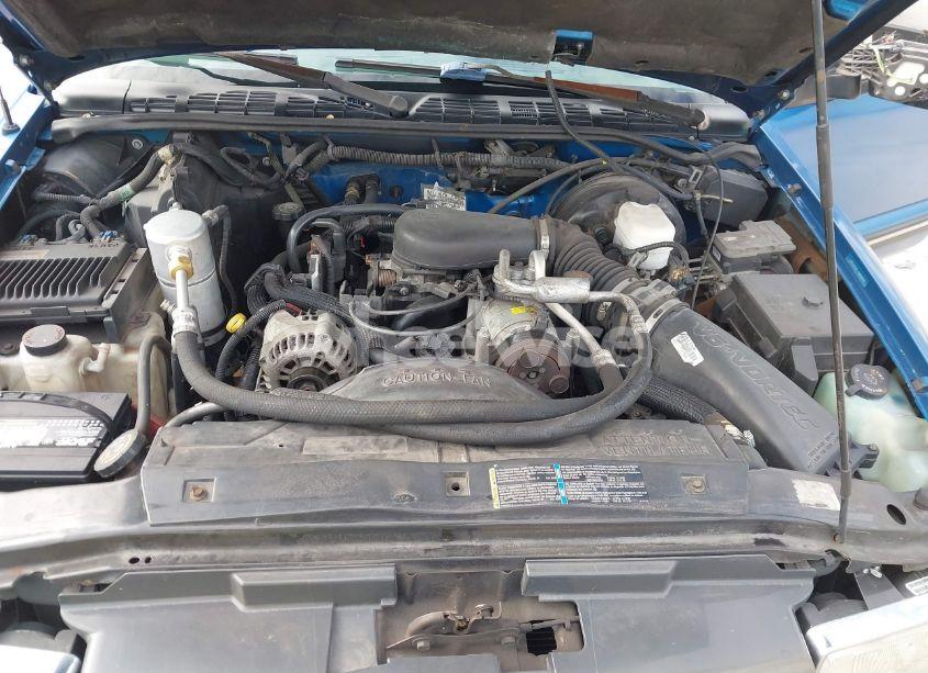 Photo 10 of 2000 Chevrolet S-10 LS (VIN 1GCCS19W0Y8244653)