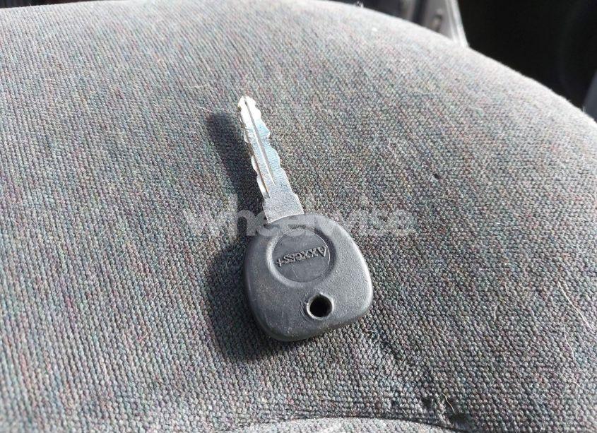 Photo 11 of 2000 Chevrolet S-10 LS (VIN 1GCCS19W0Y8244653)