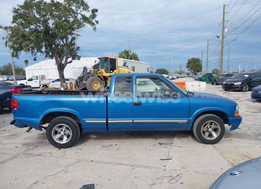 Photo 13 of 2000 Chevrolet S-10 LS (VIN 1GCCS19W0Y8244653)
