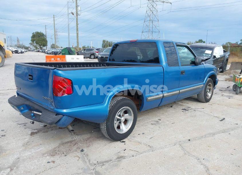 Photo 4 of 2000 Chevrolet S-10 LS (VIN 1GCCS19W0Y8244653)