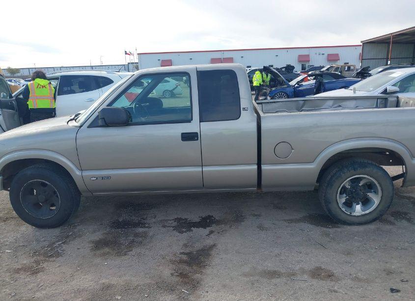 Photo 14 of 2002 Chevrolet S-10 LS (VIN 1GCCS19W228198296)