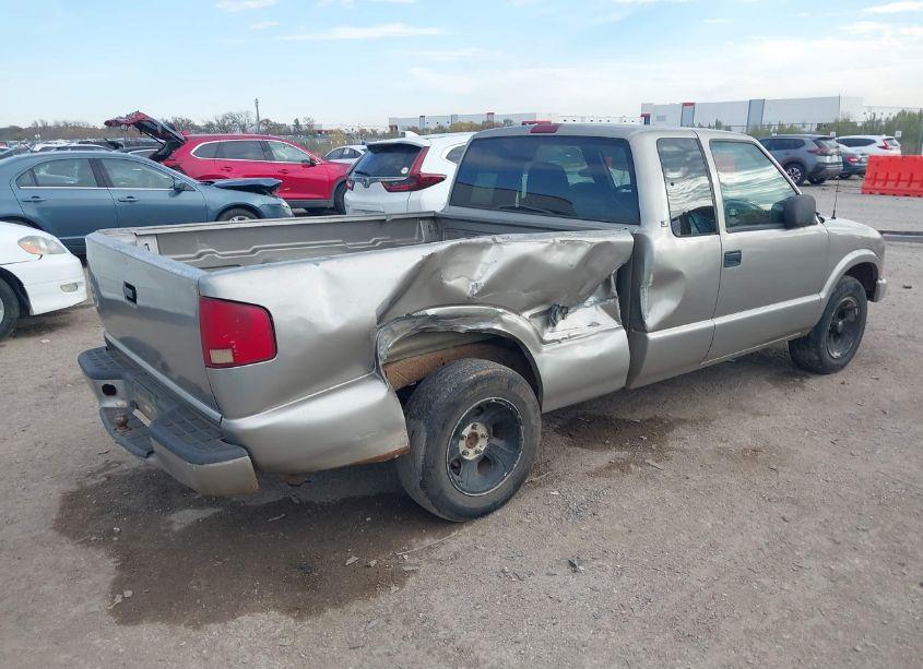 Photo 4 of 2002 Chevrolet S-10 LS (VIN 1GCCS19W228198296)