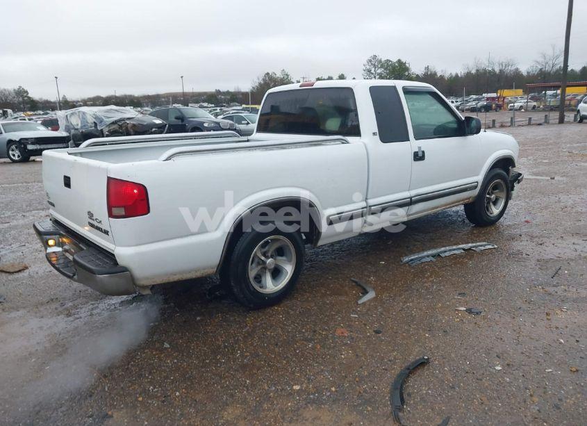 Photo 4 of 2002 Chevrolet S-10 LS (VIN 1GCCS19W228230020)