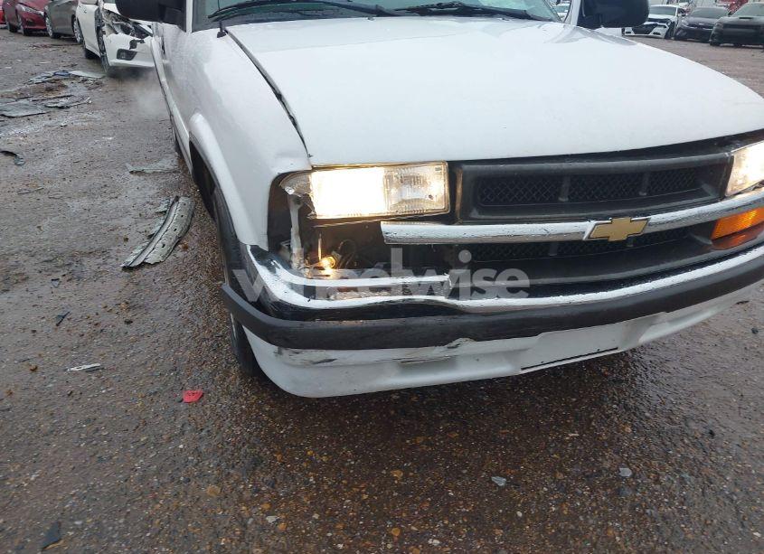 Photo 6 of 2002 Chevrolet S-10 LS (VIN 1GCCS19W228230020)