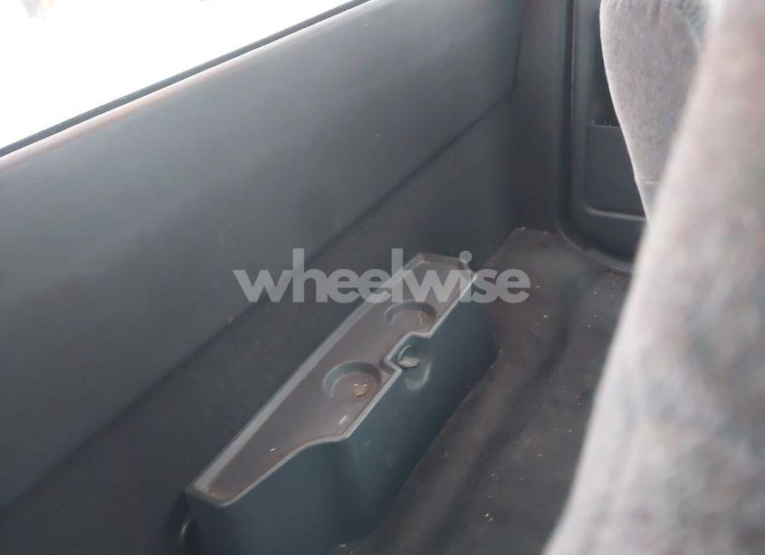 Photo 8 of 2002 Chevrolet S-10 LS (VIN 1GCCS19W228230020)