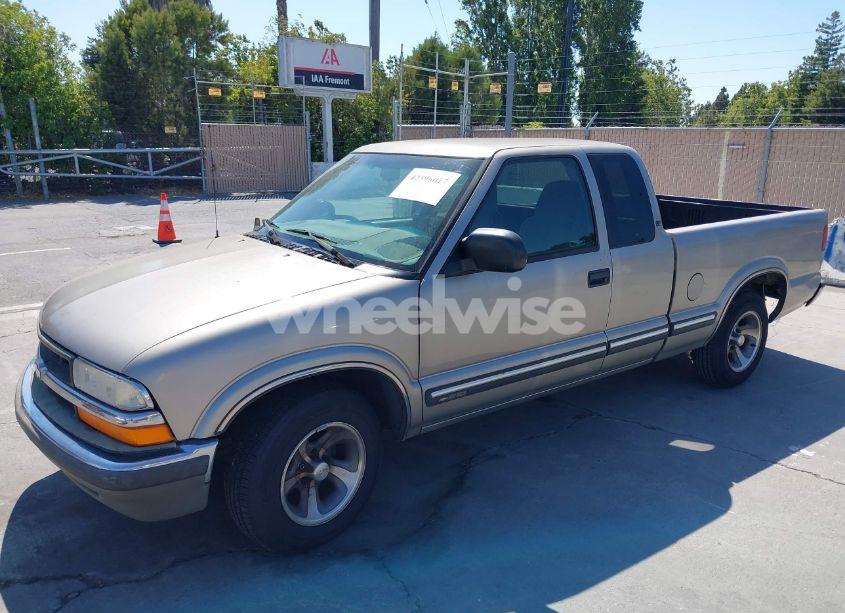 Photo 6 of 2000 Chevrolet S-10 LS (VIN 1GCCS19W2Y8196802)