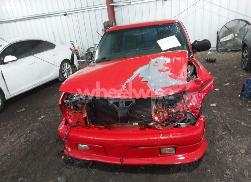 Photo 13 of 2000 Chevrolet S-10 LS (VIN 1GCCS19W2Y8203649)