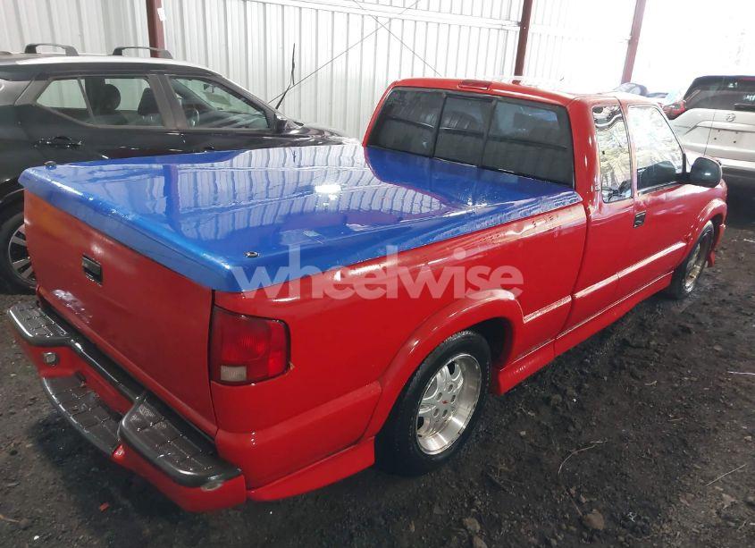 Photo 4 of 2000 Chevrolet S-10 LS (VIN 1GCCS19W2Y8203649)