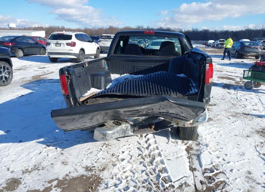 Photo 15 of 2001 Chevrolet S-10 LS (VIN 1GCCS19W318102528)