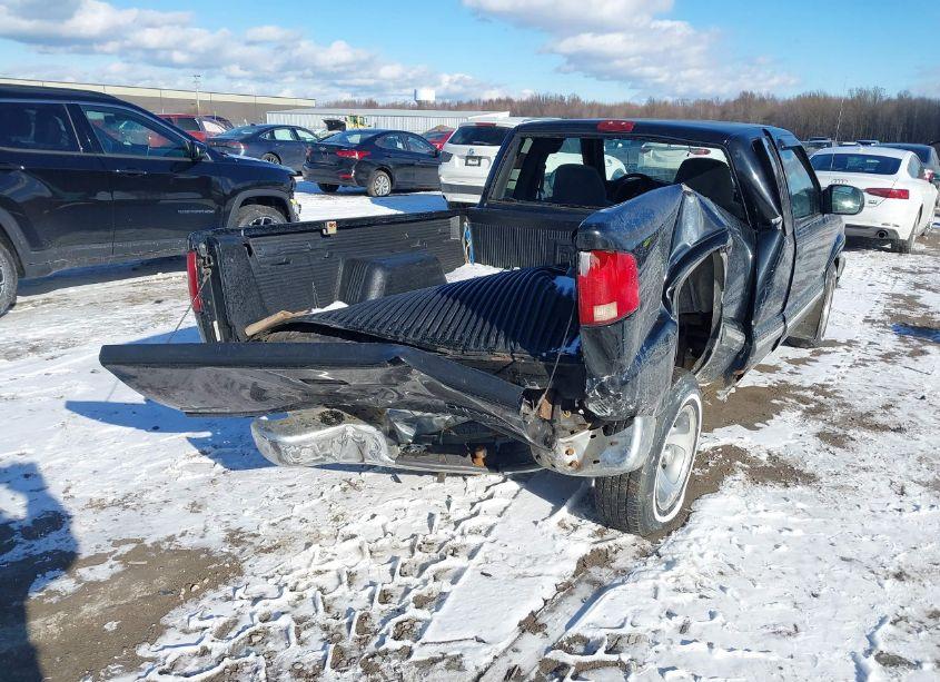 Photo 4 of 2001 Chevrolet S-10 LS (VIN 1GCCS19W318102528)