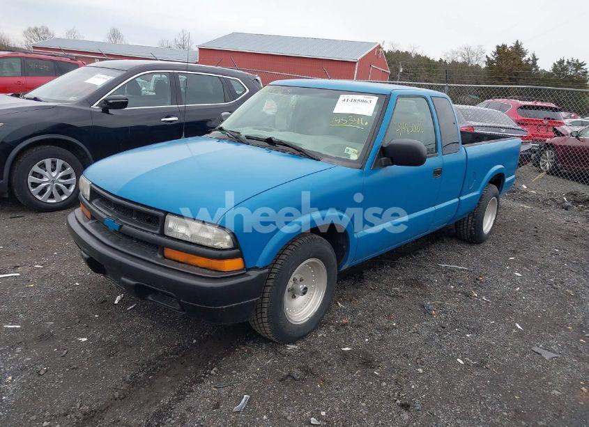 Photo 2 of 2001 Chevrolet S-10 LS (VIN 1GCCS19W318145346)