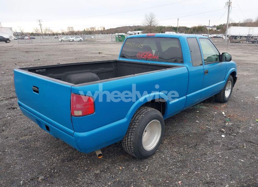 Photo 4 of 2001 Chevrolet S-10 LS (VIN 1GCCS19W318145346)
