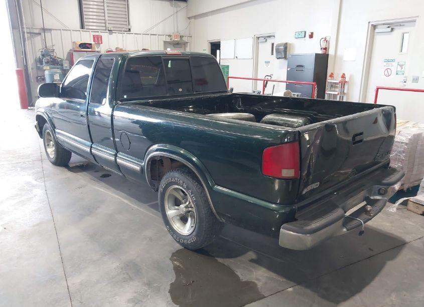 Photo 3 of 2002 Chevrolet S-10 LS (VIN 1GCCS19W328131092)
