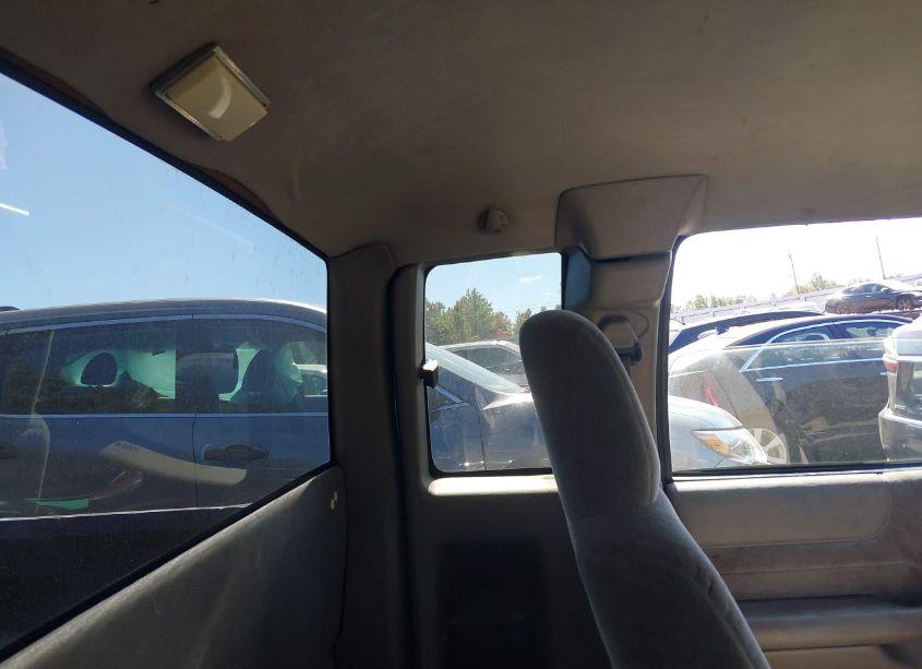 Photo 8 of 2002 Chevrolet S-10 LS (VIN 1GCCS19W428130288)