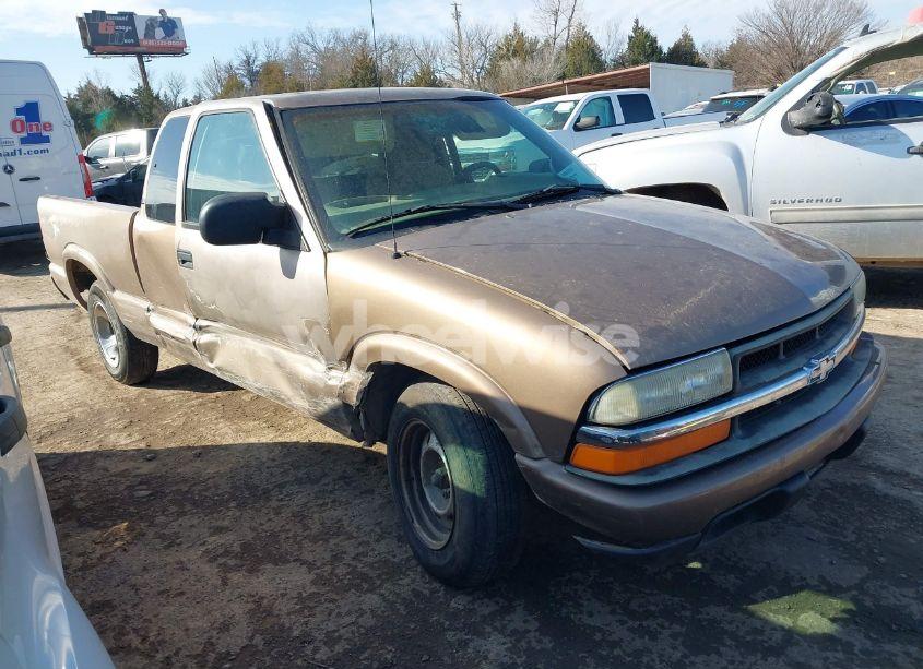 2002 Chevrolet S-10 LS (VIN 1GCCS19W428142425) main photo
