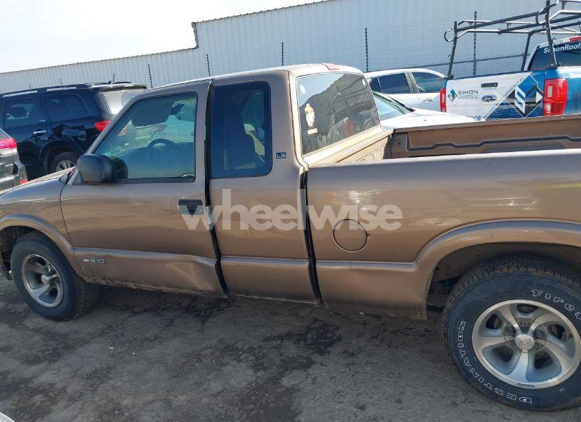 Photo 15 of 2002 Chevrolet S-10 LS (VIN 1GCCS19W428142425)