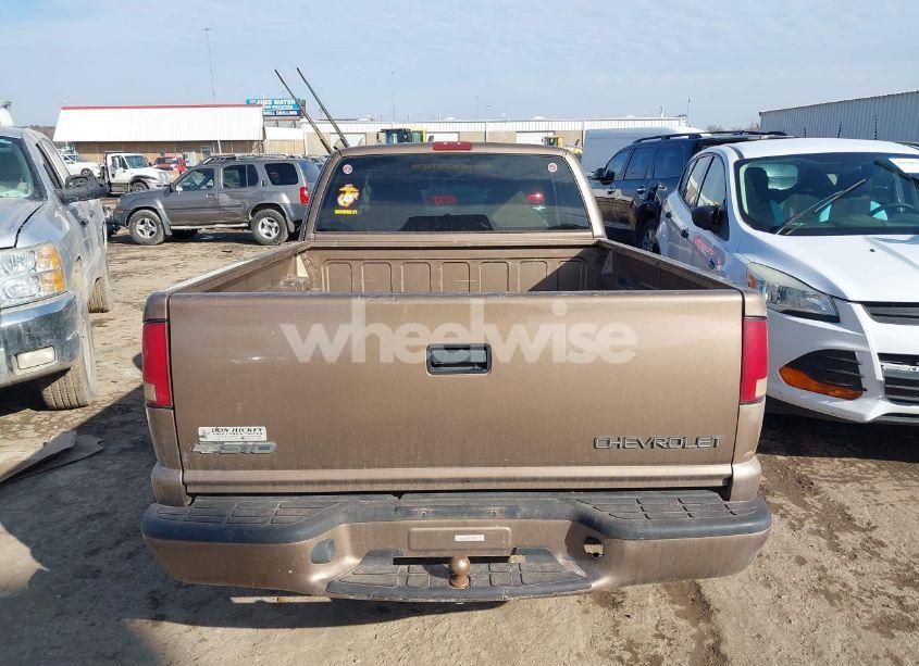 Photo 17 of 2002 Chevrolet S-10 LS (VIN 1GCCS19W428142425)