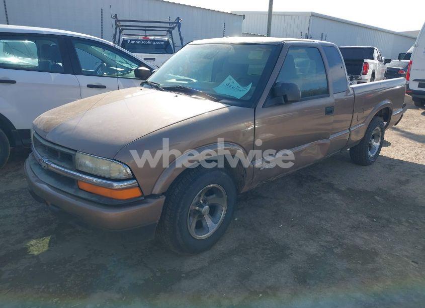 Photo 2 of 2002 Chevrolet S-10 LS (VIN 1GCCS19W428142425)