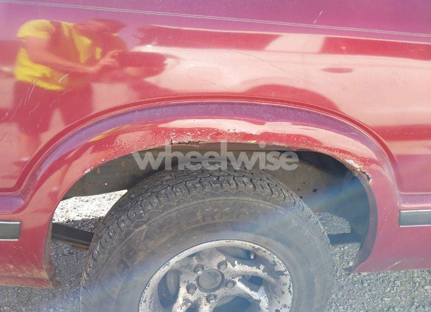 Photo 13 of 2002 Chevrolet S-10 LS (VIN 1GCCS19W428178485)