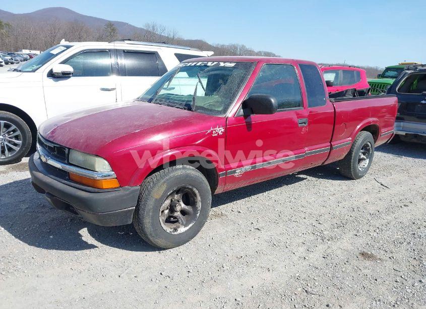 Photo 2 of 2002 Chevrolet S-10 LS (VIN 1GCCS19W428178485)