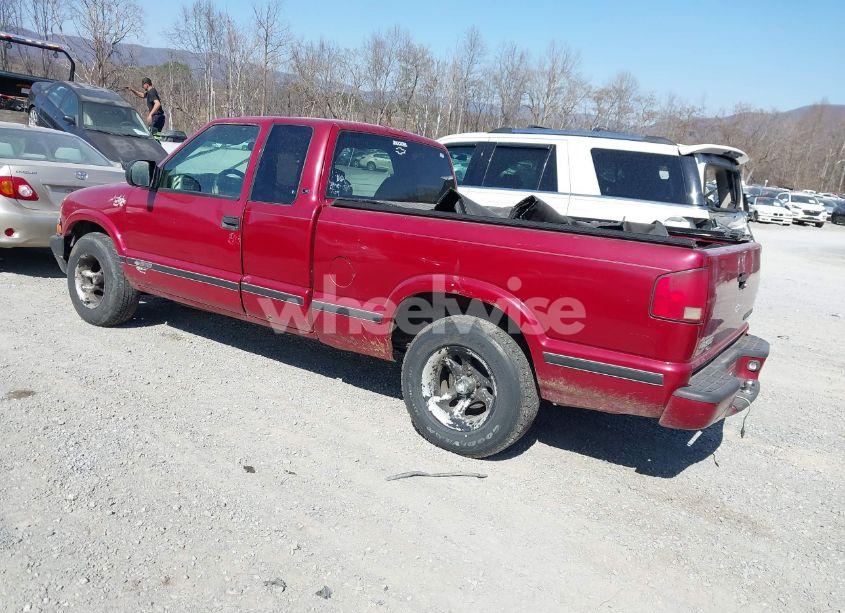 Photo 3 of 2002 Chevrolet S-10 LS (VIN 1GCCS19W428178485)