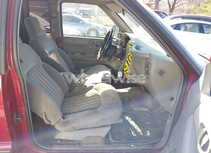 Photo 5 of 2002 Chevrolet S-10 LS (VIN 1GCCS19W428178485)