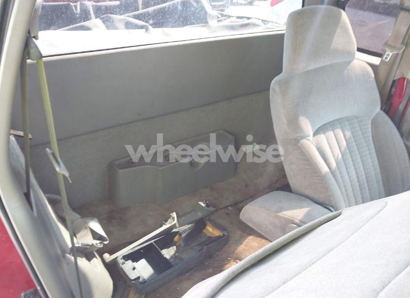 Photo 8 of 2002 Chevrolet S-10 LS (VIN 1GCCS19W428178485)