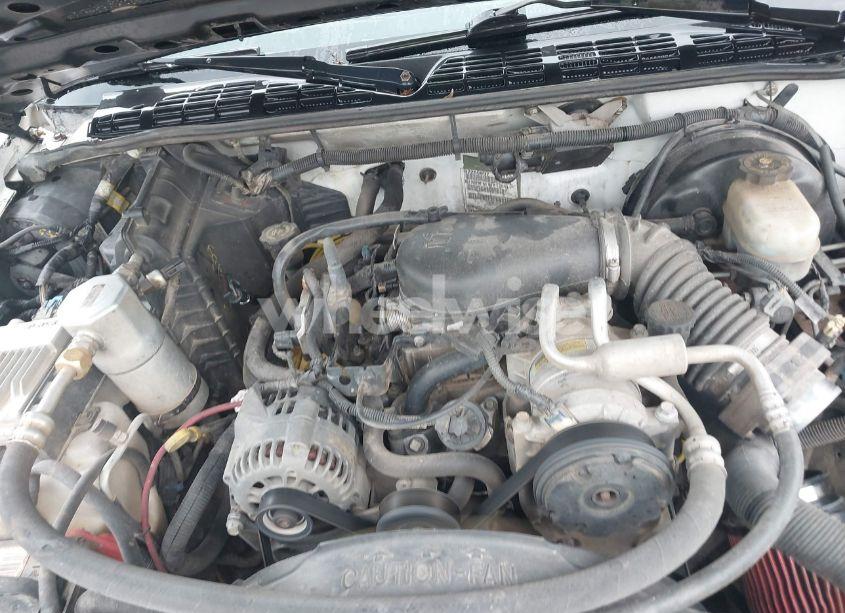 Photo 10 of 2000 Chevrolet S-10 LS (VIN 1GCCS19W4Y8254988)