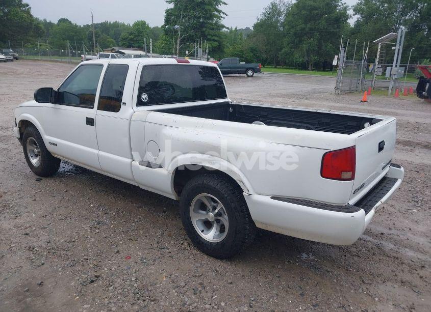 Photo 3 of 2000 Chevrolet S-10 LS (VIN 1GCCS19W4Y8254988)