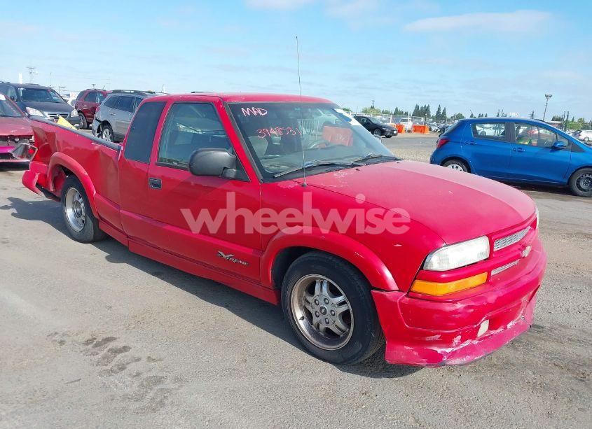 2002 Chevrolet S-10 LS (VIN 1GCCS19W528163655) main photo