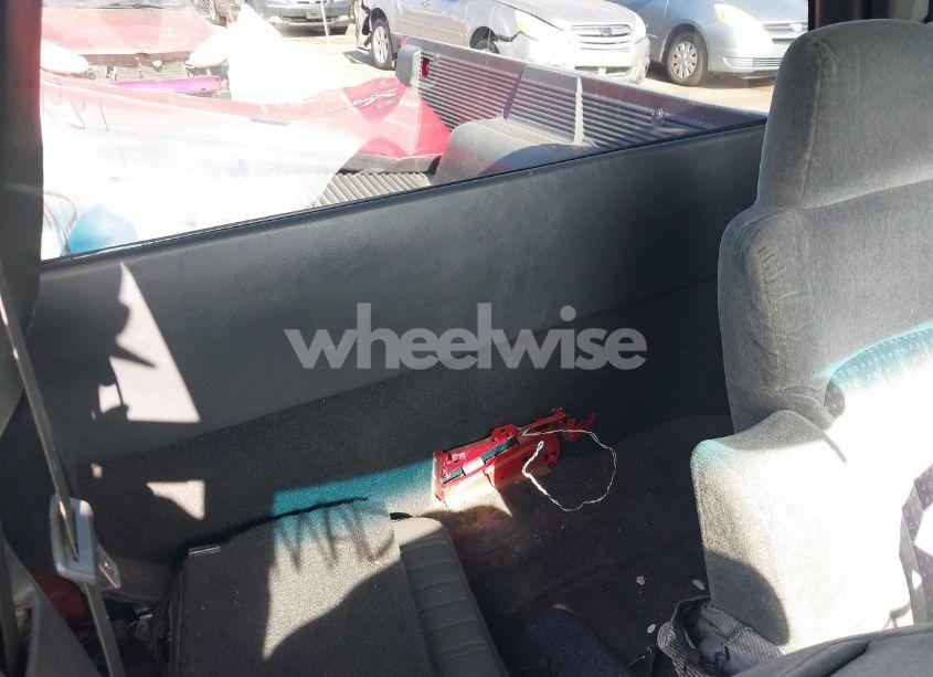 Photo 8 of 2002 Chevrolet S-10 LS (VIN 1GCCS19W528163655)