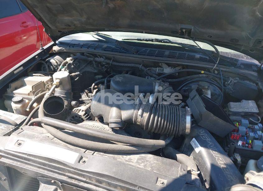 Photo 10 of 2002 Chevrolet S-10 LS (VIN 1GCCS19W528218430)